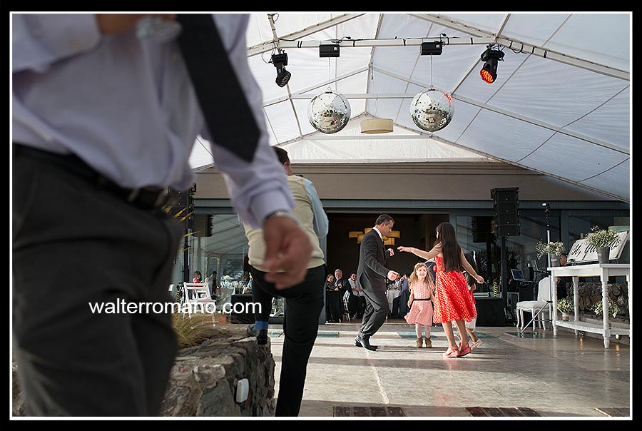 walter romano photographer mendocino-photos-photography-bride-catering-nicolas bedorrou-bodeorru-bride-novias-novios-photography-photographes-mendocinos-categoria-fashion-alta costura-mendoza-maipu-boda-iglesia-san nicolas-peatonal-ceremonia-religiosa-civil-eventos-fotografias-bodas-bodas destino-wedding planers-wedding-bride-wedding destination-cotillon-make up-maquillage-boda atardecer-fotos de novia-vestidos-silvina buttini-federica de caro-divina-divina marga-marga-lunlunta-maipu-carpa fiestas-living alquiler-fotos-fotografias
