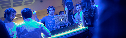 Grupo sarapura se peresenta en mendoza en el park hyatt mendoza franco terranova el gordo merlo y el negro bava son los responsables del grupo de DJs, fotografia by walter romano photographer